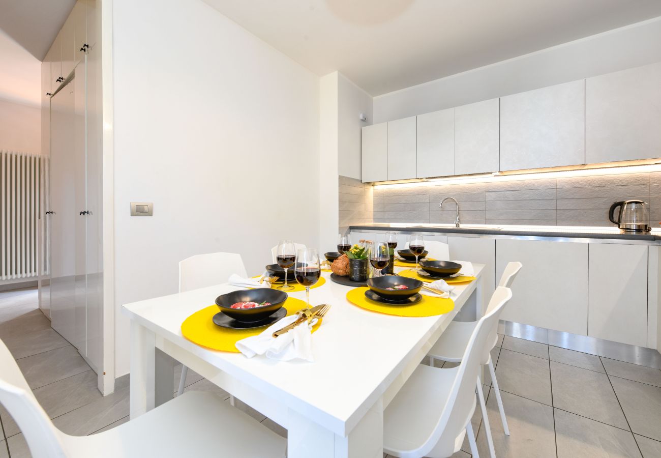 Apartament w Peschiera del Garda - Desenzanoloft Lighthouse Apartment