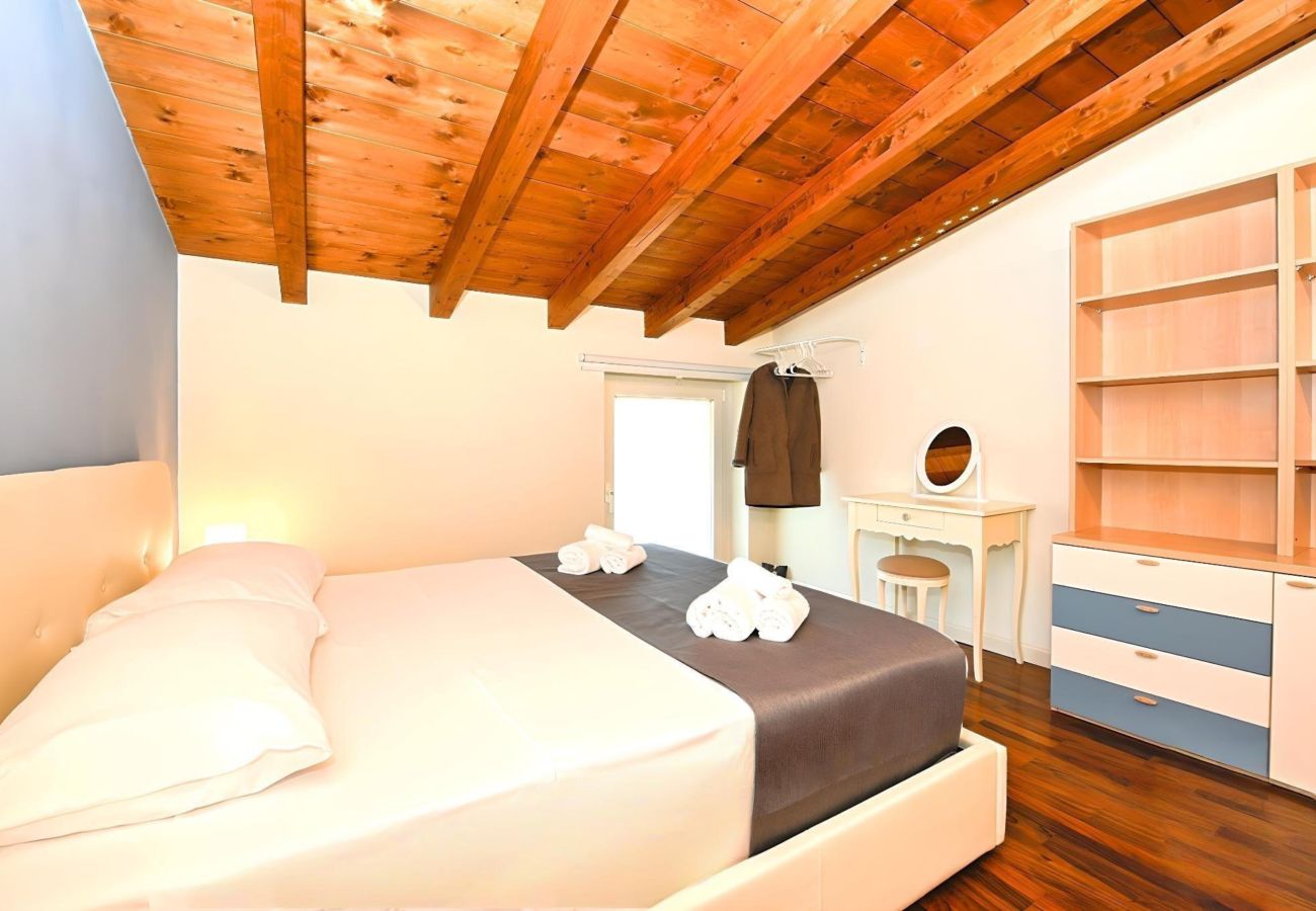 Apartament w Desenzano del Garda - Desenzanoloft Surfing on the Lake 