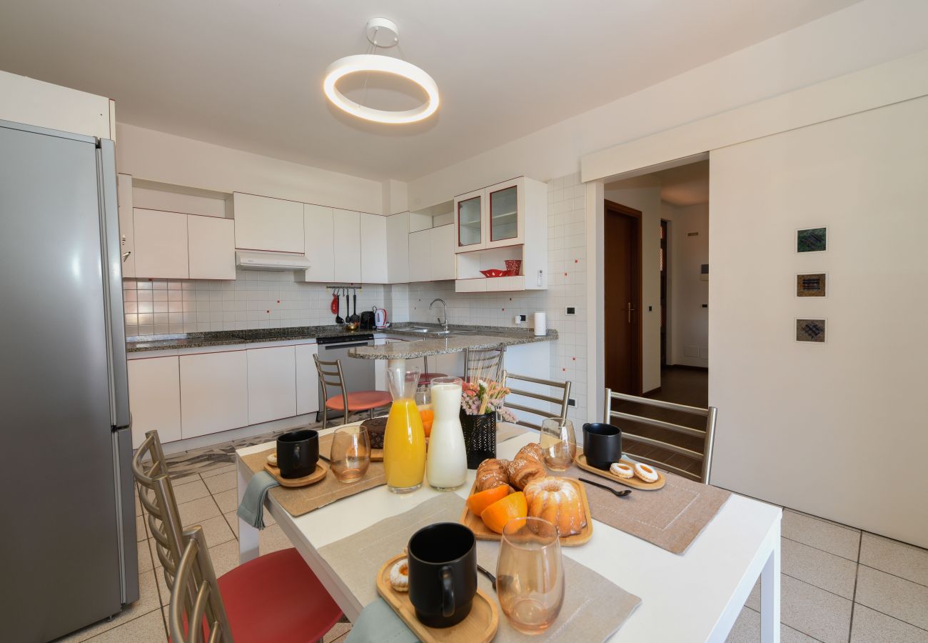 Apartament w Peschiera del Garda - Desenzanoloft Fantasia