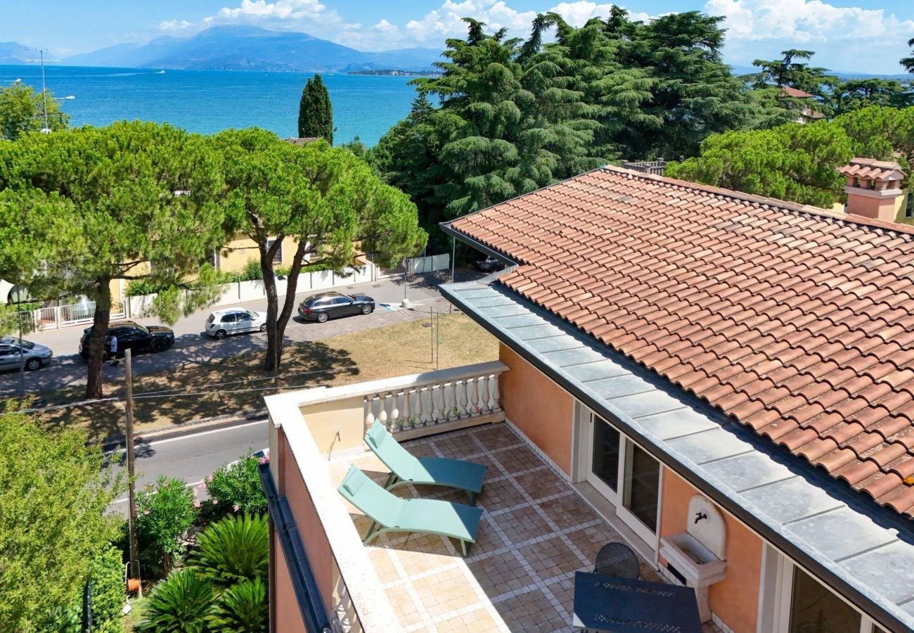 Willa w Desenzano del Garda - Desenzanoloft Villa Bugatti