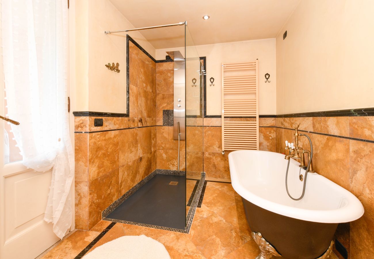 Willa w Desenzano del Garda - Desenzanoloft Villa Bugatti