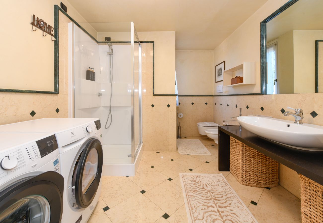 Willa w Desenzano del Garda - Desenzanoloft Villa Bugatti