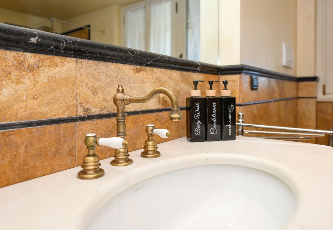 Willa w Desenzano del Garda - Desenzanoloft Villa Bugatti