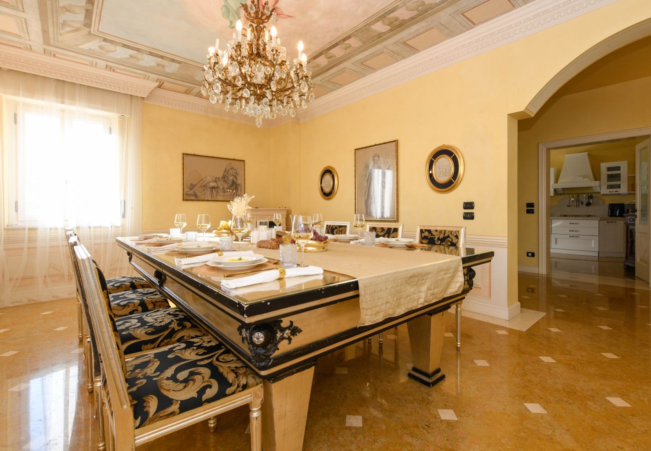 Willa w Desenzano del Garda - Desenzanoloft Villa Bugatti