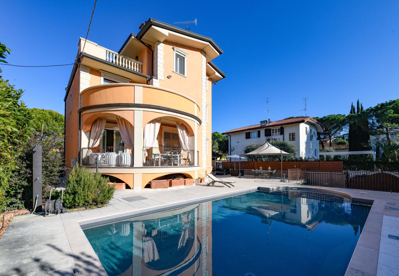 Willa w Desenzano del Garda - Desenzanoloft Villa Bugatti