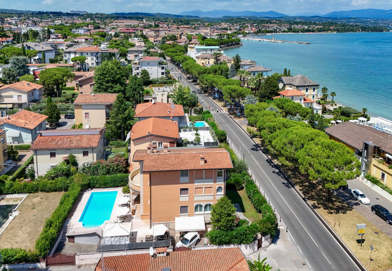 Willa w Desenzano del Garda - Desenzanoloft Villa Bugatti