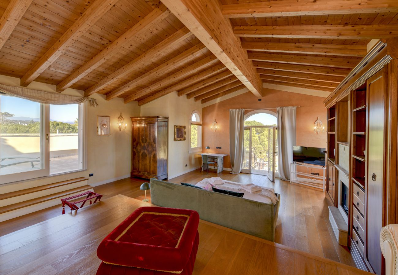 Willa w Desenzano del Garda - Desenzanoloft Villa Bugatti Wolnostojąca willa, prywatny basen