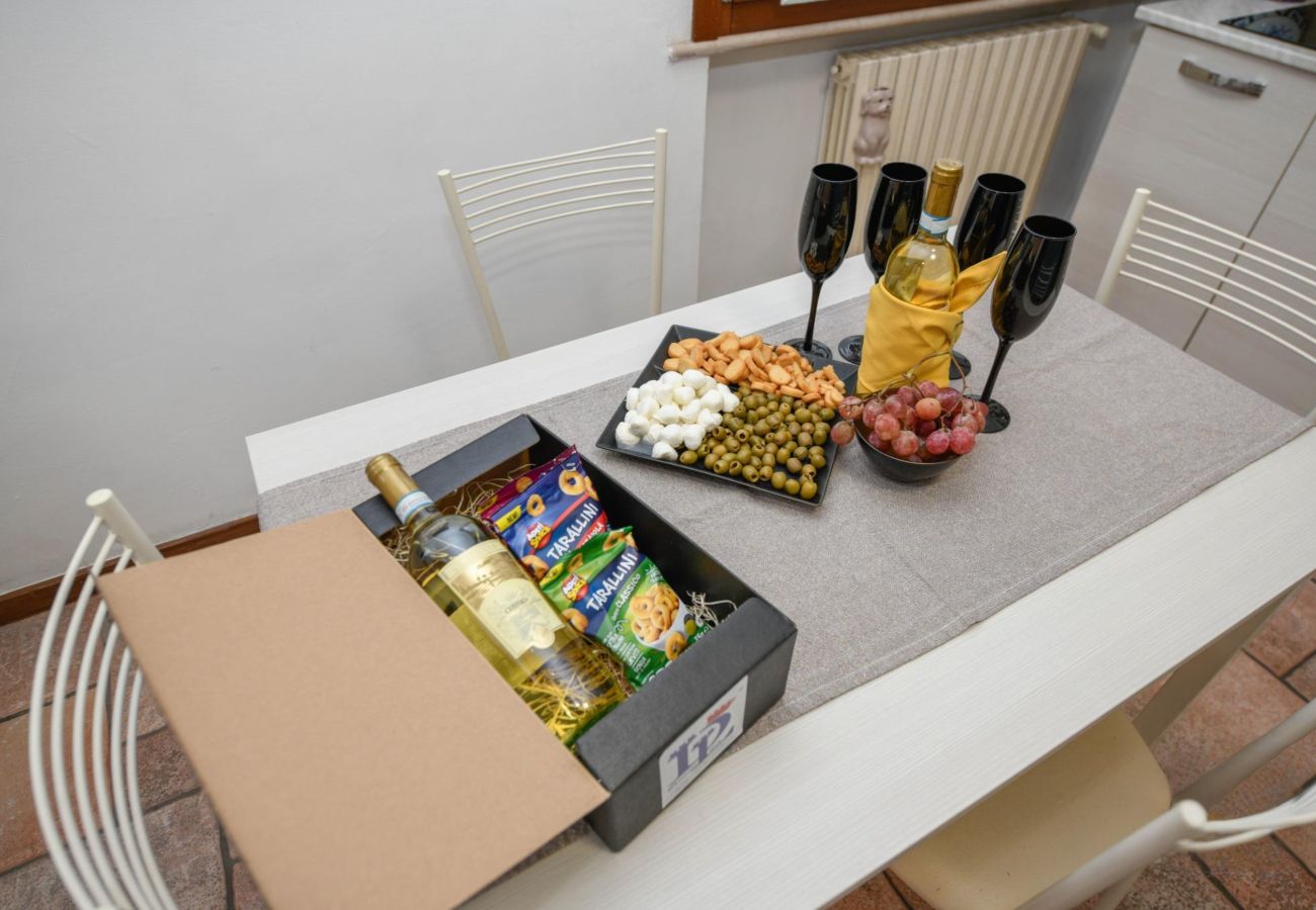 Apartament w Desenzano del Garda - Desenzanoloft Garden and Pool