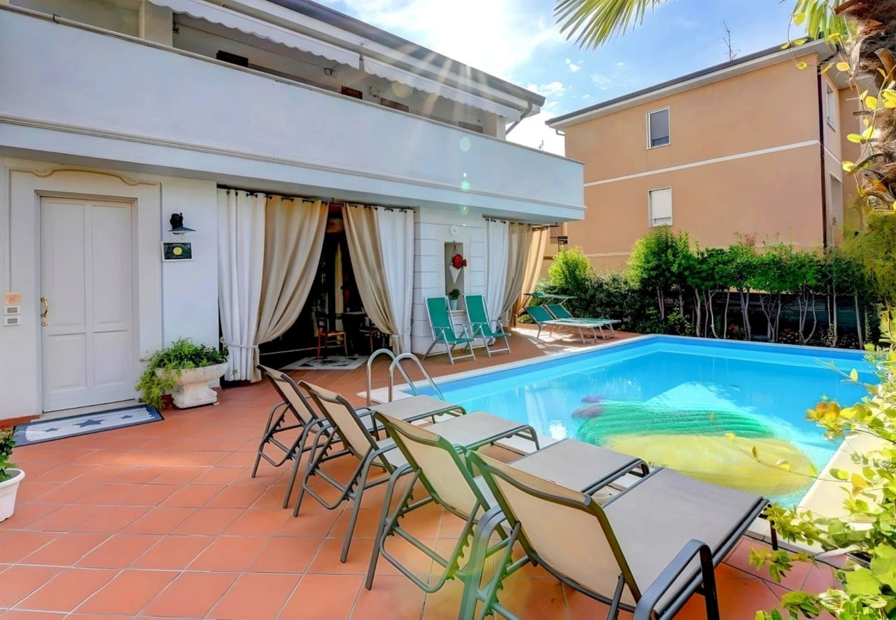 Apartament w Desenzano del Garda - Desenzanoloft Garden and Pool