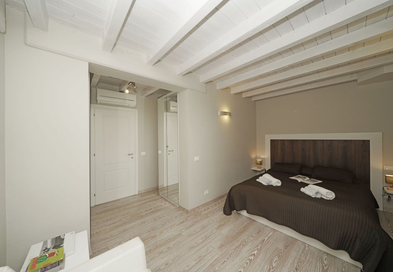 Apartament w Toscolano-Maderno - Cà Rossa -  Ibisco immersi nella natura al di sopra di Toscolano Maderno