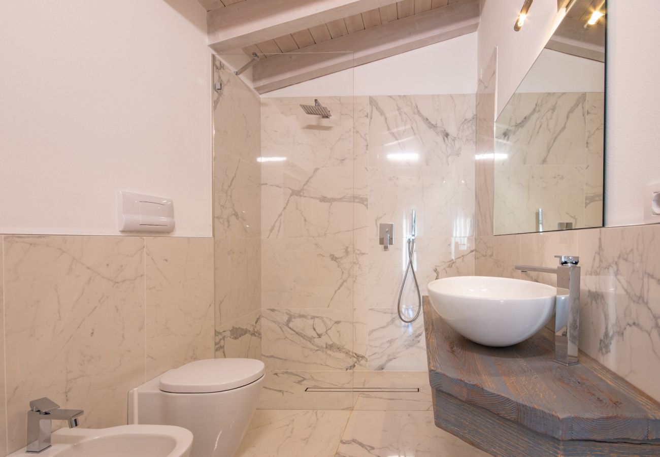 Apartament w Toscolano-Maderno - Cà Bianca sopra: immersi nella natura con vista mozzafiato 