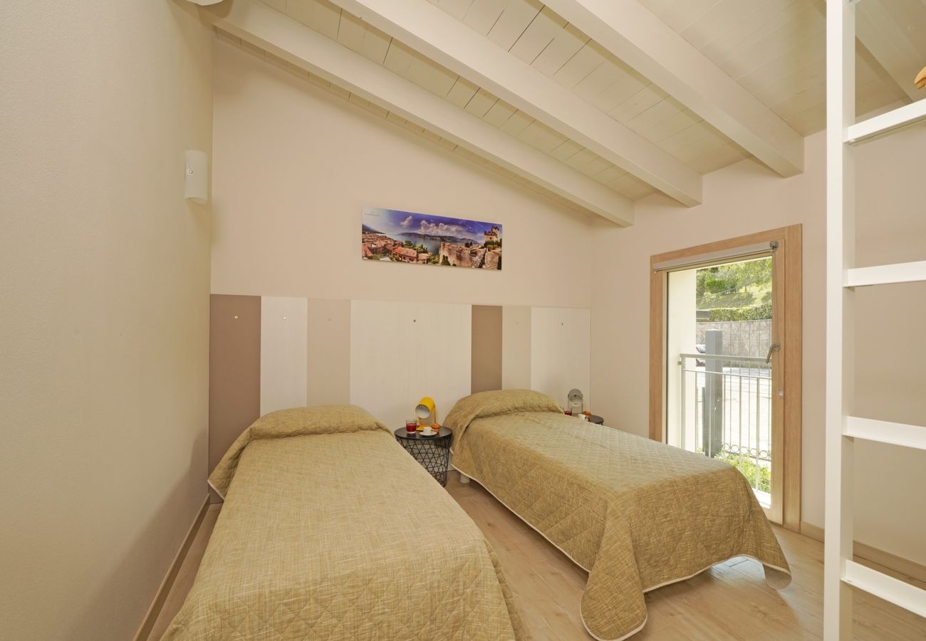 Townhouse w Manerba del Garda - Gardaliva1: in residence con piscina e vista lago vicino alla spiaggia