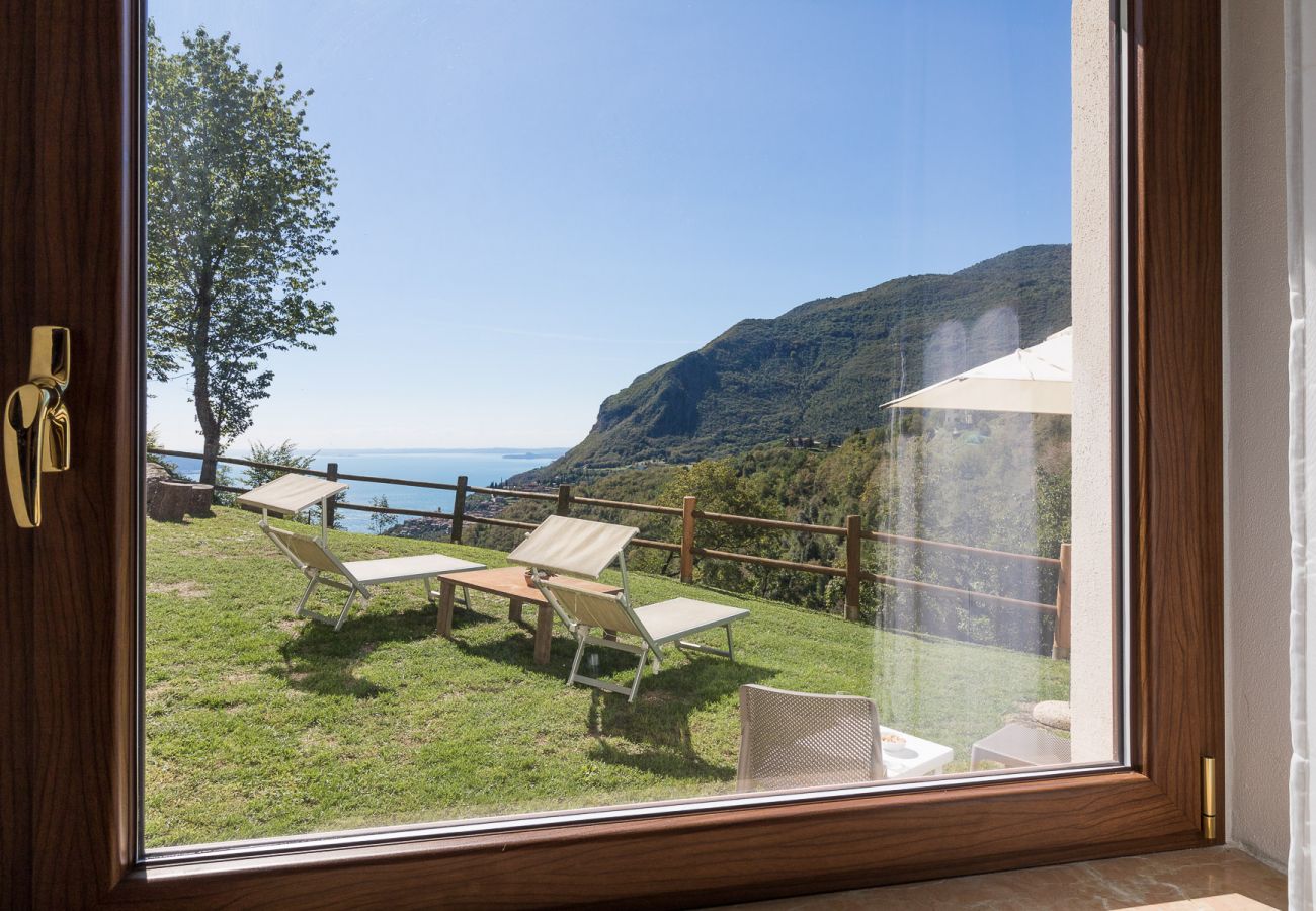 Dom w Tignale - Malga Mary: nel verde con piscina solo per voi ed i proprietari