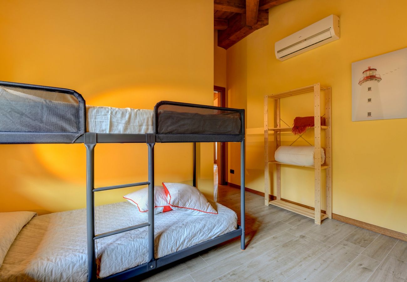 Willa w Polpenazze del Garda - Villa Sinfonia: con tre camere da letto e vista lago