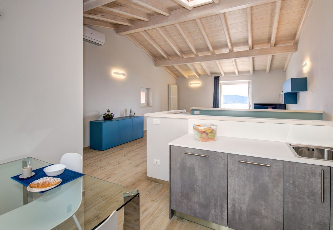 Willa w Toscolano-Maderno - Le Casette - Leccino con vista lago, piscina e jacuzzi