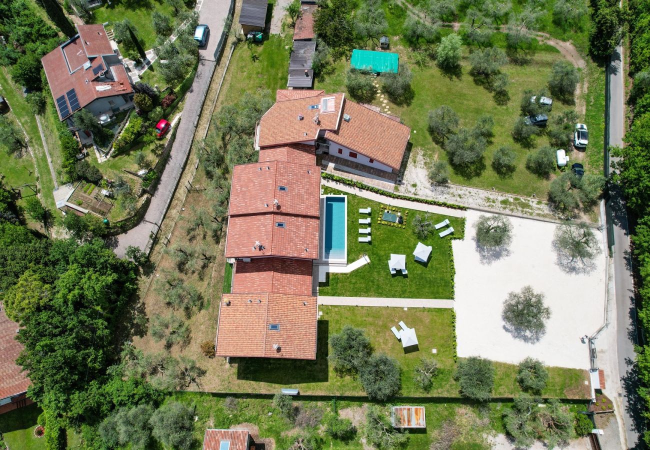 Willa w Toscolano-Maderno - Le Casette - Leccino con vista lago, piscina e jacuzzi