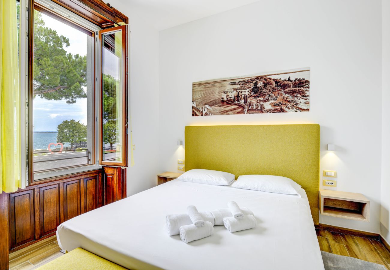 Apartament w Desenzano del Garda - Desenzanoloft Palazzo Visconti-Collo Lungo Giallo
