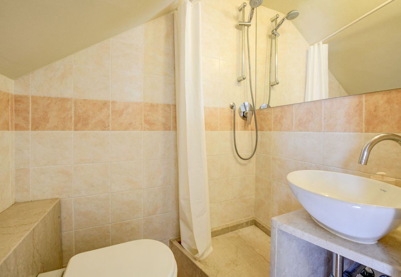 Apartament w Manerba del Garda - Casa della Romantica con piscina a pochi passi dal lago