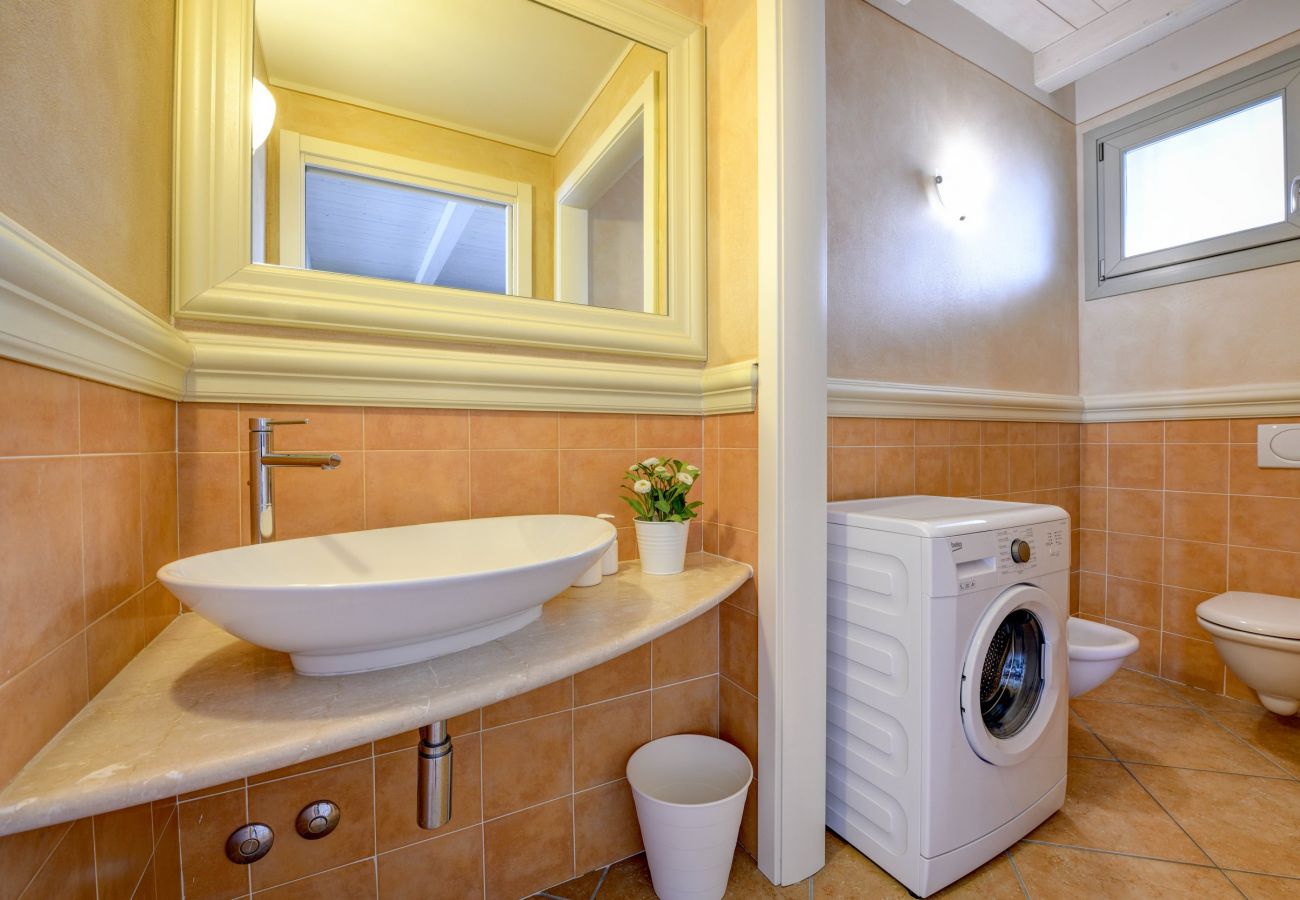 Apartament w Manerba del Garda - Casa della Romantica con piscina a pochi passi dal lago