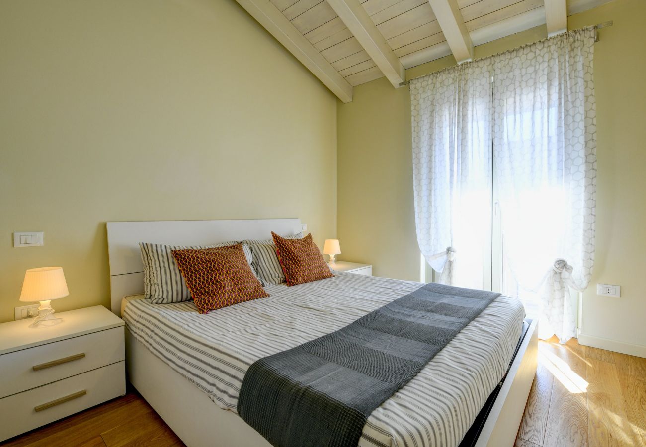 Apartament w Manerba del Garda - Casa della Romantica con piscina a pochi passi dal lago