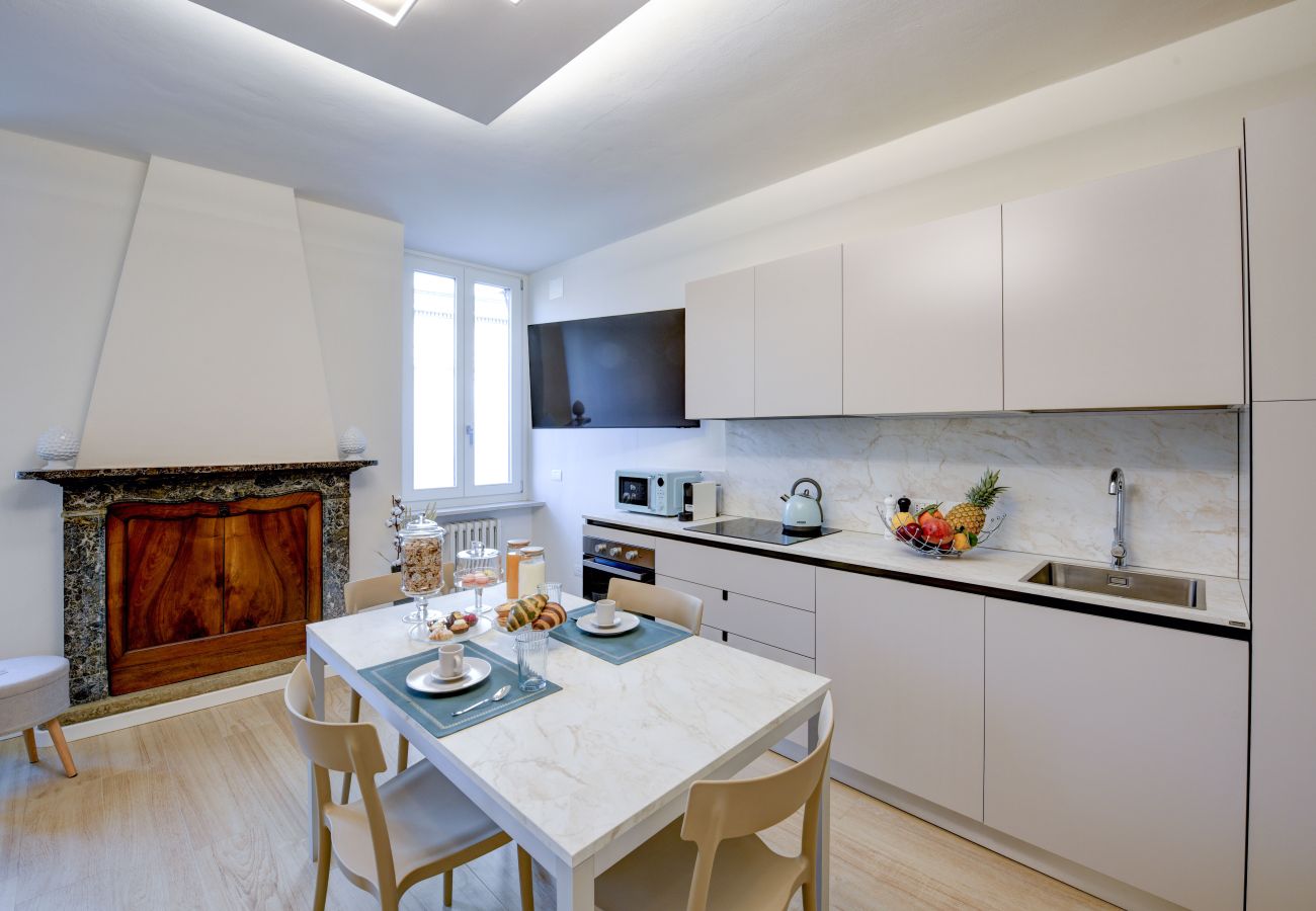 Apartament w Desenzano del Garda - Desenzanoloft Apa Dom 