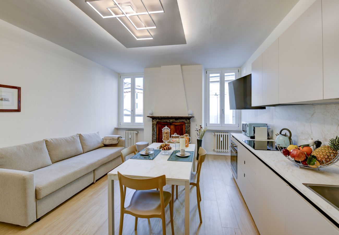 Apartament w Desenzano del Garda - Desenzanoloft Apa Dom 