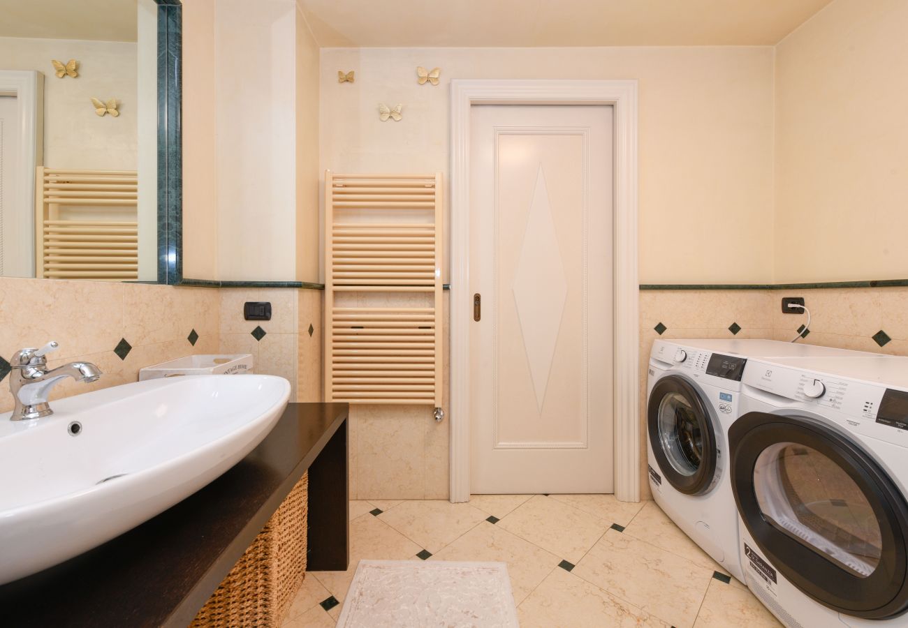 Willa w Desenzano del Garda - Desenzanoloft Villa Bugatti