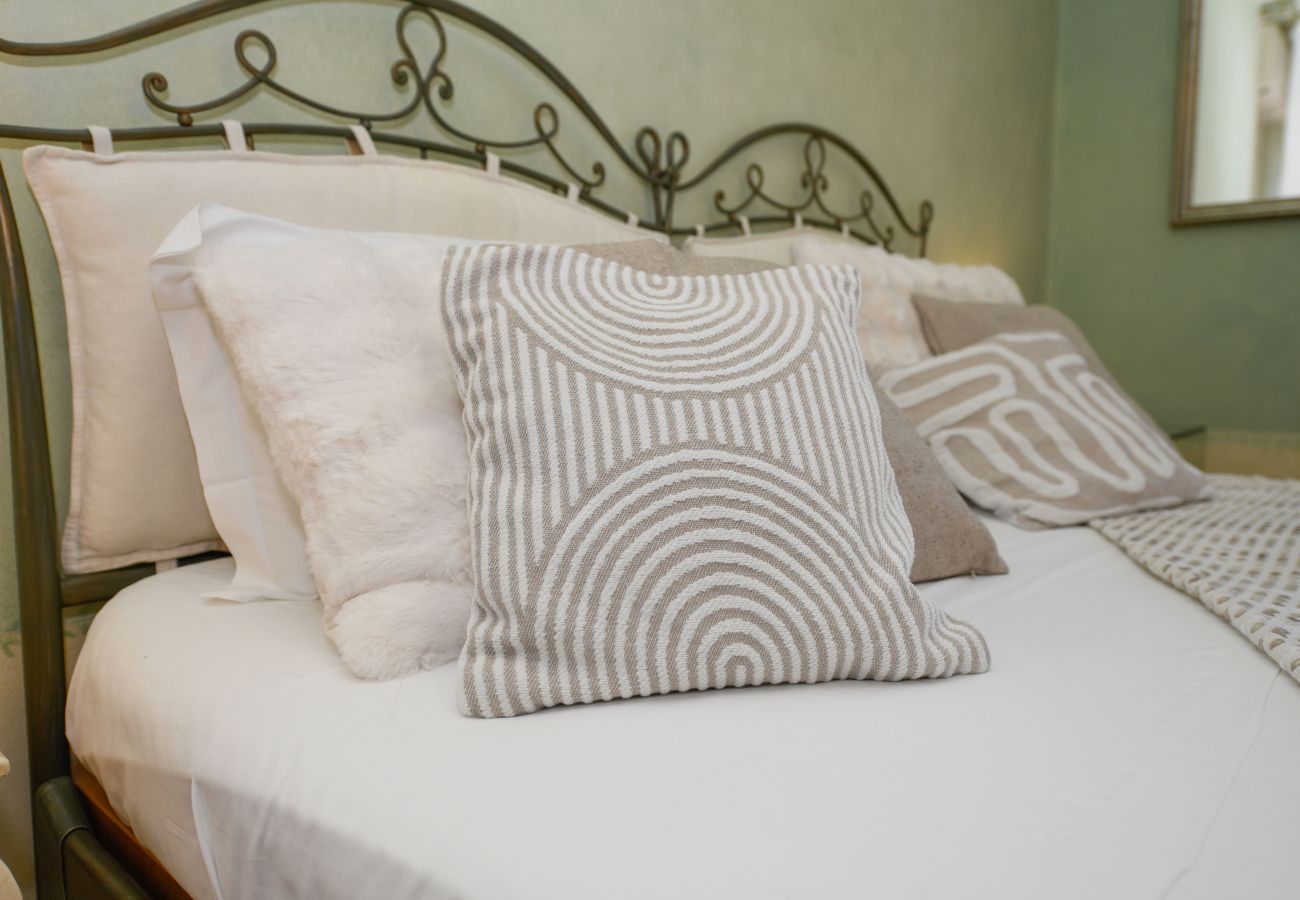 Willa w Desenzano del Garda - Desenzanoloft Villa Bugatti