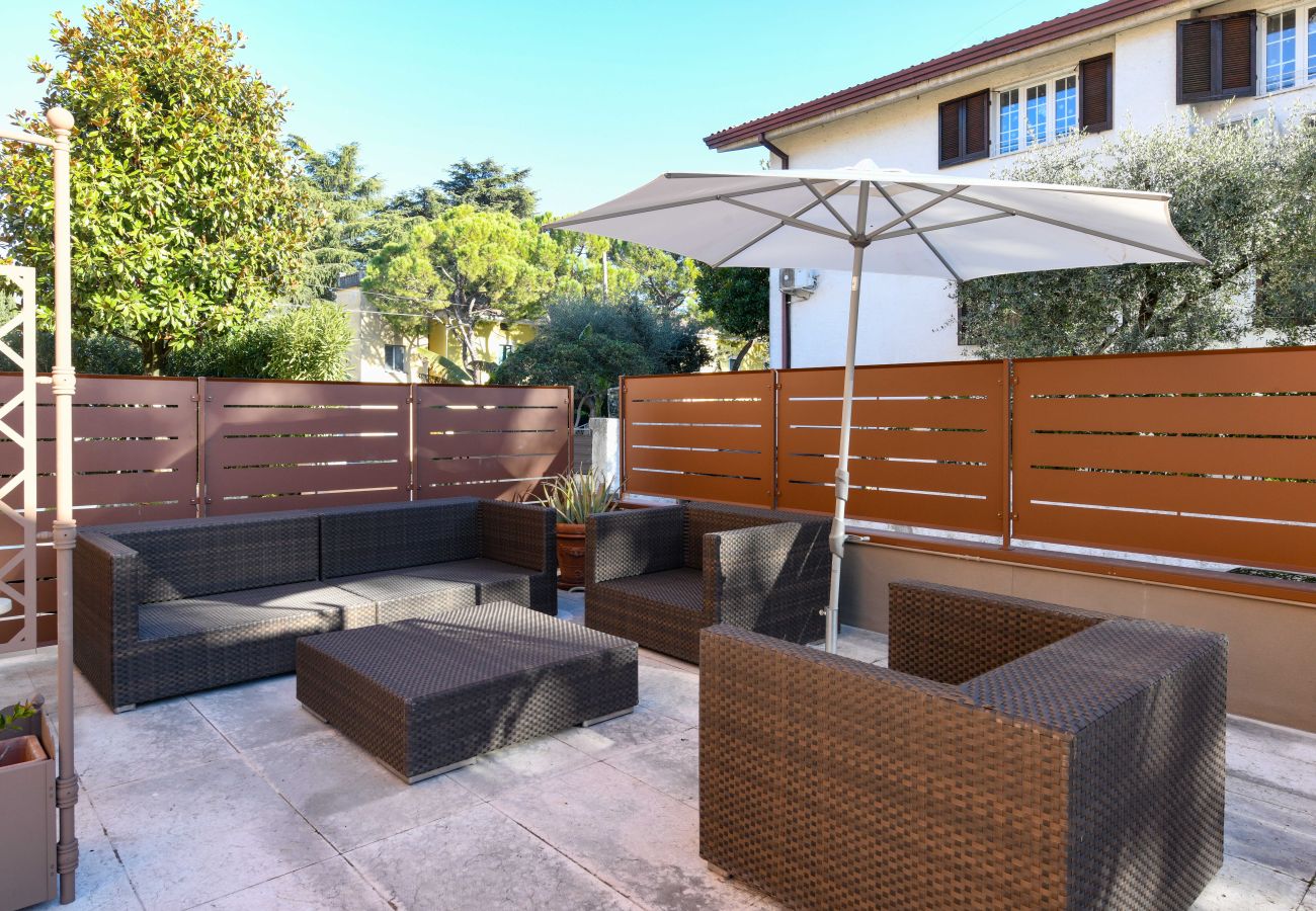 Willa w Desenzano del Garda - Desenzanoloft Villa Bugatti