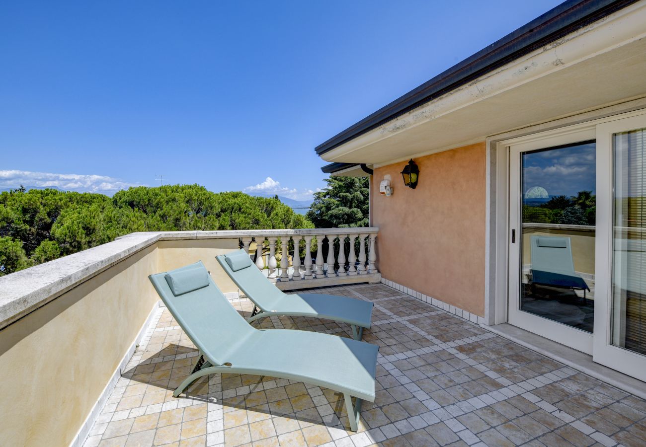 Willa w Desenzano del Garda - Desenzanoloft Villa Bugatti